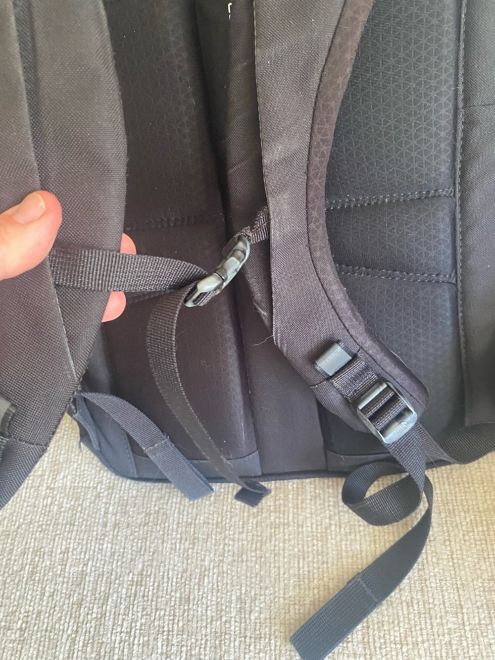 The North Face Black Men's Backpack with Front Pocket - Picture 3 of 10